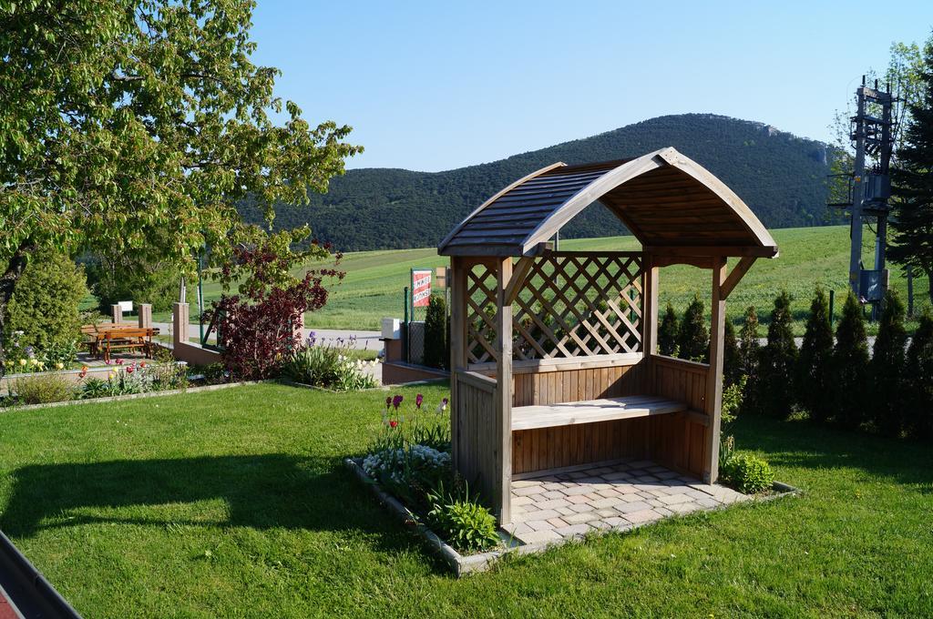 Отель Haus Bergblick Maiersdorf Экстерьер фото